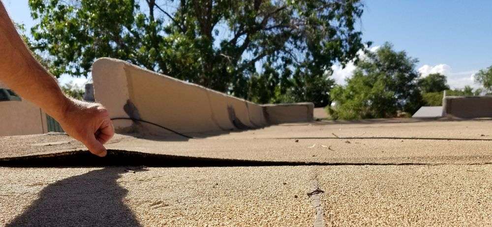 Losliggend dakleer op plat dak in Brummen